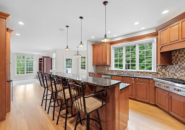 Homes for sale in Holliston, MA | 16 Kingsbury Dr, Holliston, MA 01746 | MLS# 73538100