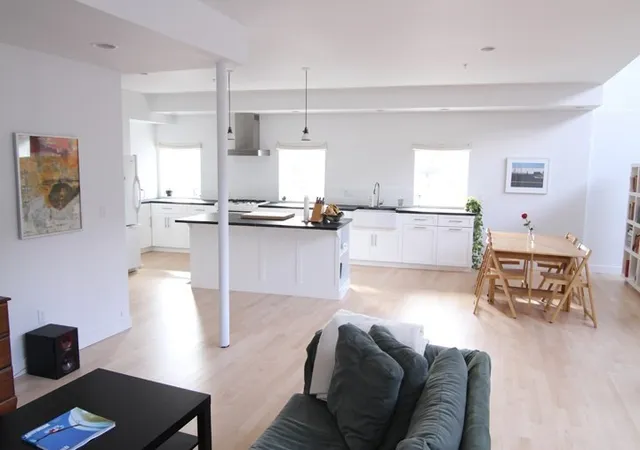 2nd image of 123 Sawyer St #1, New Bedford, MA 02746 | MLS# 73501078