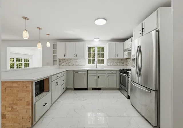 Photo 3 of Sale Pending at 700 Mainst, Wareham, MA 02571 | MLS# 73565590 | Listing updated on 2026-10-09