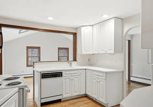 Homes for sale in Canton, MA | 8 Ledgewood Dr, Canton, MA 02021 | MLS# 73497636