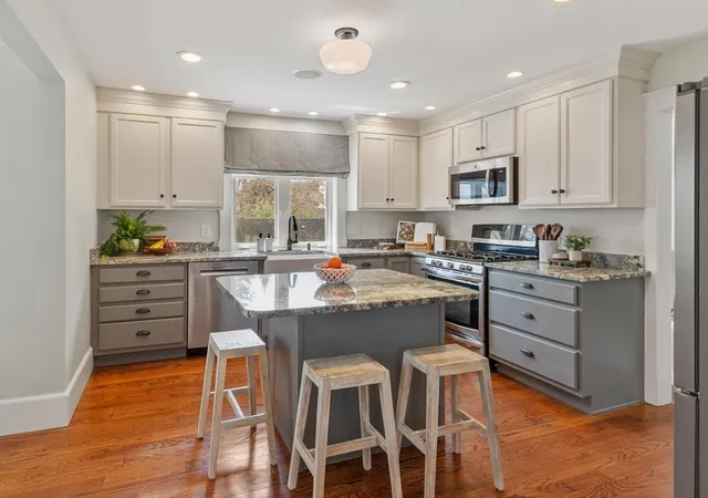 3rd image of 89 Grant St, Concord, MA 01742 | MLS# 73506713