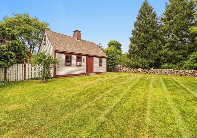 Photo 2 of Single family home for sale at 200 Bakerville Rd, South Dartmouth, MA 02748 | MLS# 73553533 | Listing updated on 2026-09-04
