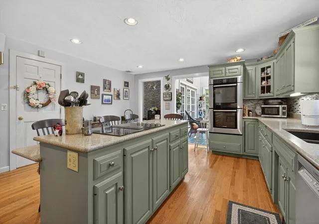 3rd image of 346 Judson St, Raynham, MA 02767 | MLS# 73536356