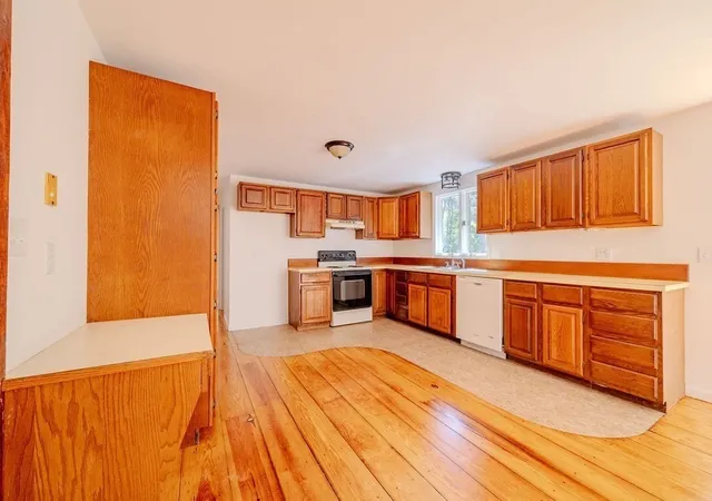 Photo 3 of Sale Pending at 100 East Hl Rd, Wellfleet, MA 02667 | MLS# 73442396 | Listing updated on 2026-06-15