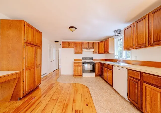 Photo 4 of Sale Pending at 100 East Hl Rd, Wellfleet, MA 02667 | MLS# 73442396 | Listing updated on 2026-06-15