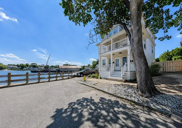 Listing Photo 4 - Condo for sale in building located at 16 Glover St, Salem, MA 01970 - Unit #1