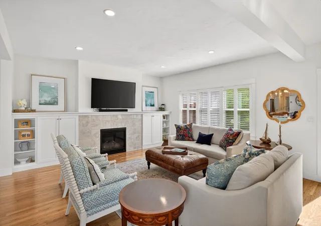 3rd image of 31 Thayer Ln, Plymouth, MA 02360