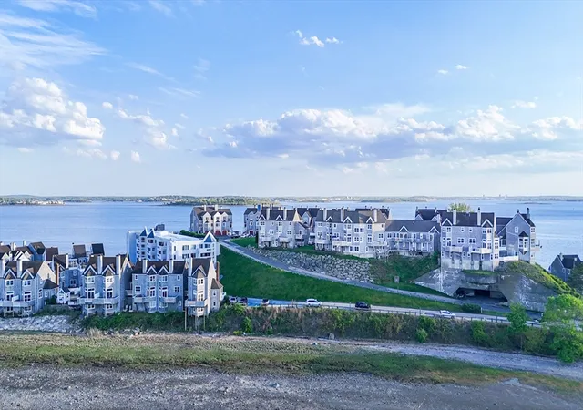 Homes for sale in Hull, MA | 1 Commodore Court #104, Hull, MA 02045 | MLS# 73519473