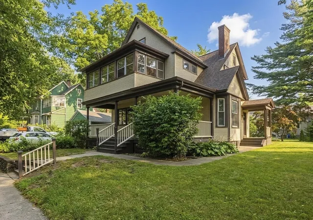 2nd image of 4 Elm St, South Hadley, MA 01075 | MLS# 73558286