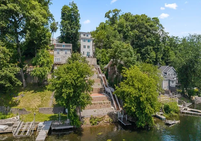 3rd image of 20-B Oakland Ave, Shrewsbury, MA 01545 | MLS# 73547258