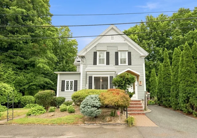 1st image of 8 Charles St, Stoneham, MA 02180 | MLS# 73568203
