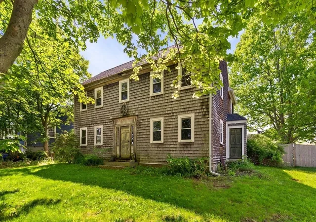 5th image of 25 Poplar Street, Gloucester, MA 01930 | MLS# 73525198