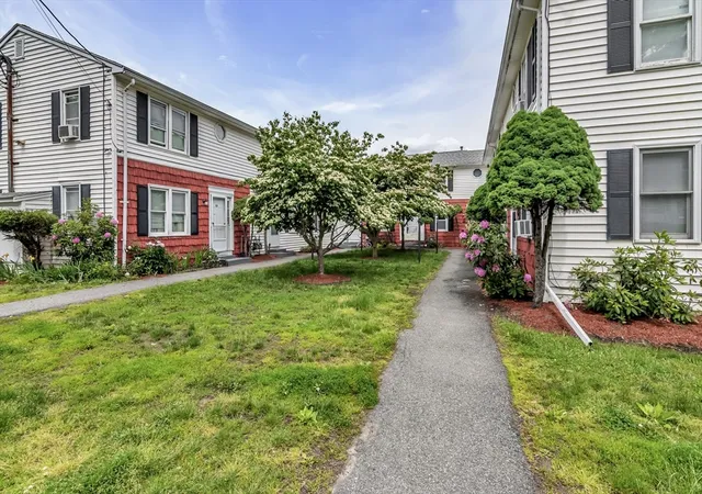 Homes for sale in Lawrence, MA | 15 Crescent St #D, Lawrence, MA 01841 | MLS# 73531821