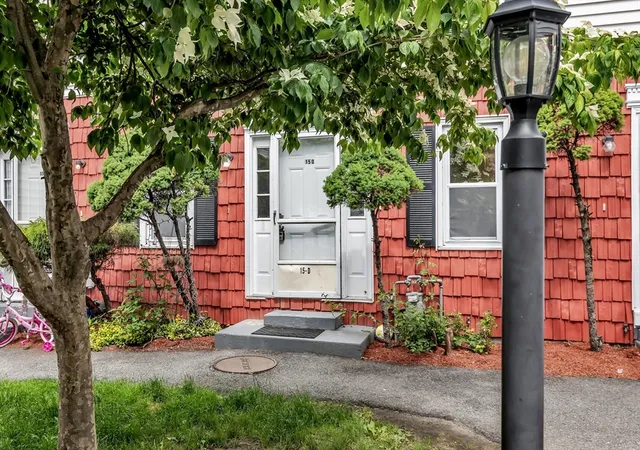 Homes for sale in Lawrence, MA | 15 Crescent St #D, Lawrence, MA 01841 | MLS# 73531821