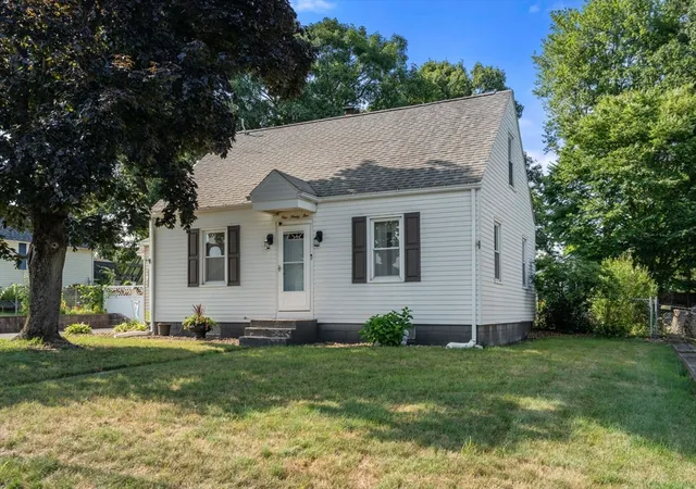 5th image of 195 Cady St, Ludlow, MA 01056 | MLS# 73556272