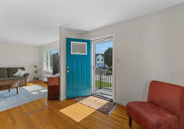 Photo 3 of Single family home for sale at 7 Simond St, Auburn, MA 01501 | MLS# 73565301 | Listing updated on 2026-08-26