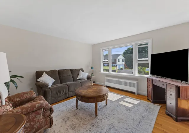 Photo 4 of Single family home for sale at 7 Simond St, Auburn, MA 01501 | MLS# 73565301 | Listing updated on 2026-08-26