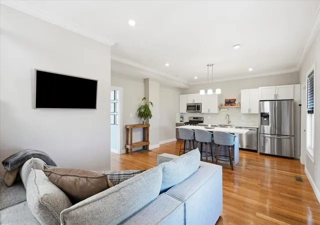 1st image of 189 Shirley #2, Winthrop, MA 02152 | MLS# 73556640