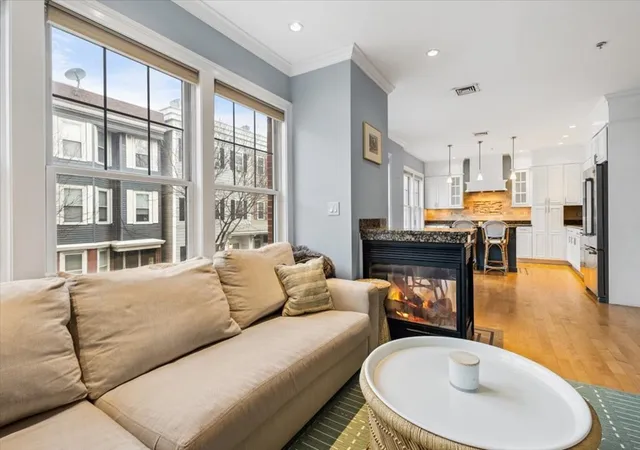 5th image of 591 E 3Rd St, Boston, MA 02127