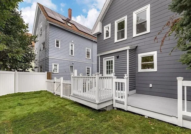 17th image of 10 Williams Ave, Lynn, MA 01902 | MLS# 73537268