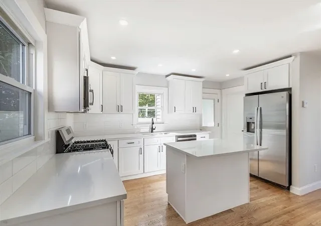 3rd image of 10 Williams Ave, Lynn, MA 01902 | MLS# 73537268