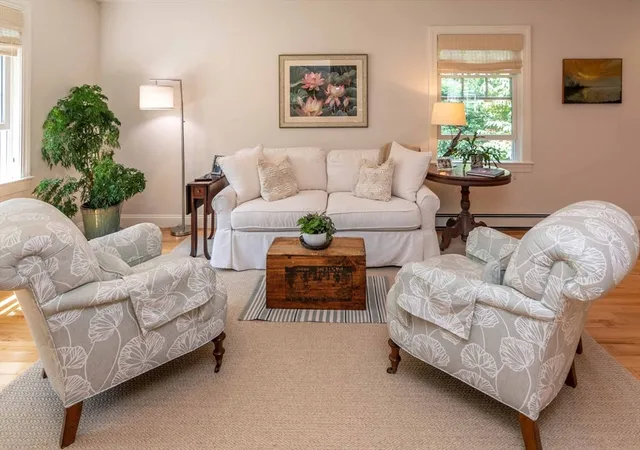 5th image of 27 Chapde Ln, Tisbury, MA 02568 | MLS# 73444907