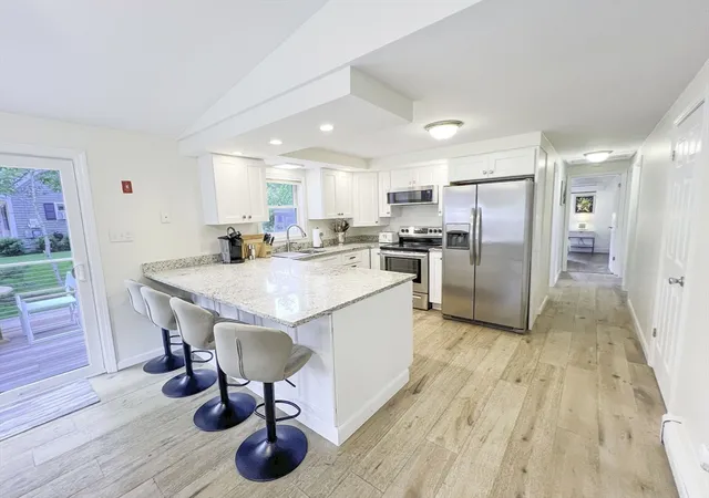 3rd image of 82 Pennsylvania Avenue, Oak Bluffs, MA 02557 | MLS# 73545719