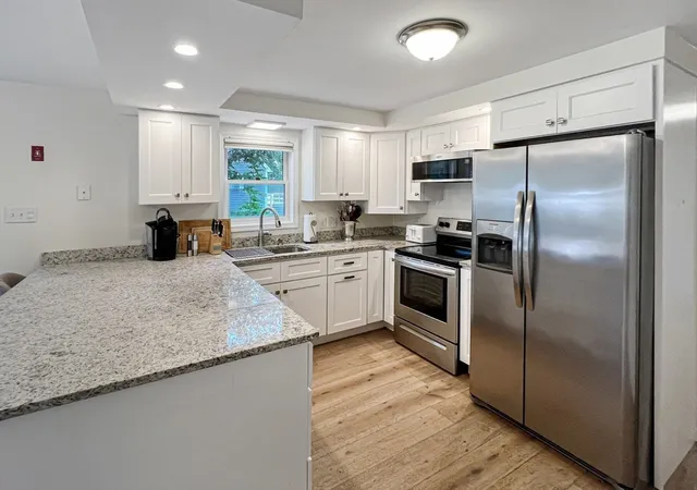 4th image of 82 Pennsylvania Avenue, Oak Bluffs, MA 02557 | MLS# 73545719