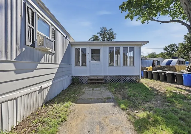 Photo 3 of Manufactured home for sale at 194 Lafayette Rd #1N, Salisbury, MA 01952 | MLS# 73563155 | Listing updated on 2026-09-18
