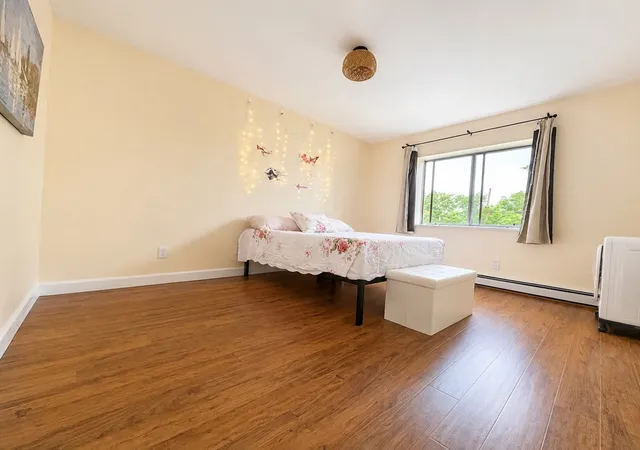 2nd image of 209 Riverview Ave, Newton, MA 02466