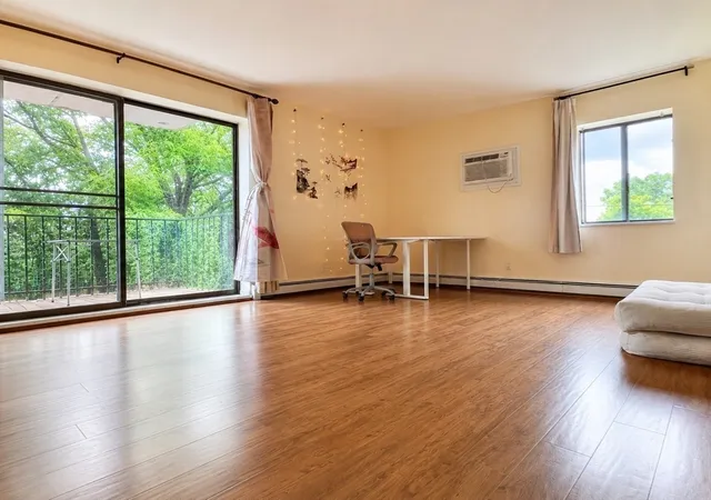 5th image of 209 Riverview Ave #7, Newton, MA 02466 | MLS# 73568009