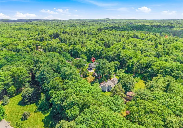 5th image of 62 Claybrook Road, Dover, MA 02030 | MLS# 73538603