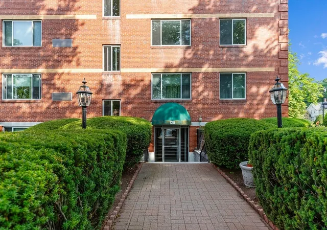 2nd image of 125 Pleasant St #201, Arlington, MA 02476 | MLS# 73563691