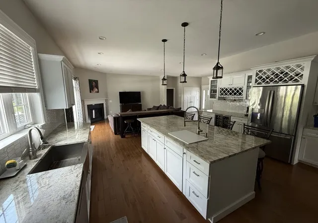 3rd image of 14 Stone Ridge Dr, Seekonk, MA 02771 | MLS# 73561216