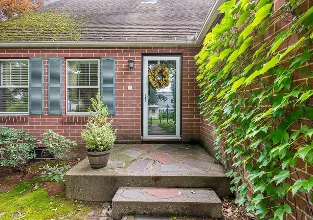 2nd image of 7 Virginia Rd, Worcester, MA 01602 | MLS# 73568270