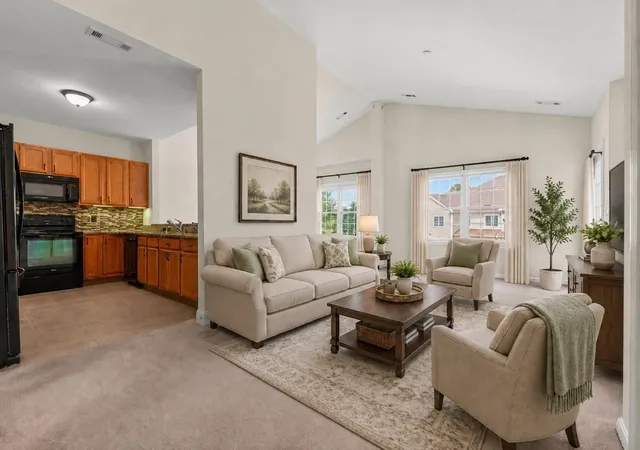 5th image of 631 East St #M202, Mansfield, MA 02048 | MLS# 73565493