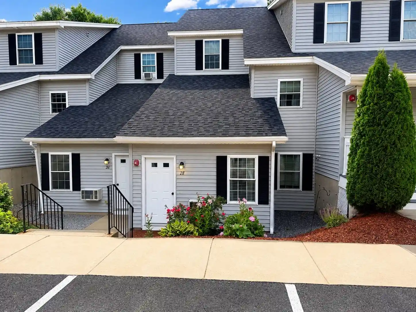 Listing Photo 1 - Condo for sale in 28 Mcgillen Dr located at 28 Mcgillen Dr, Leominster, MA 01453 - Unit #28