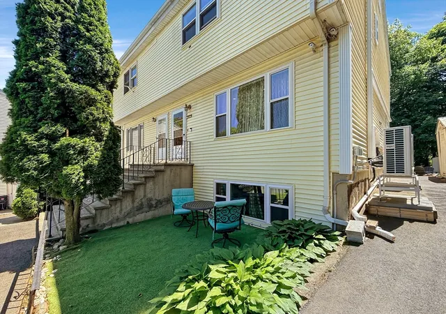 1st image of 31 Wallace Cir #31, Malden, MA 02148 | MLS# 73539803