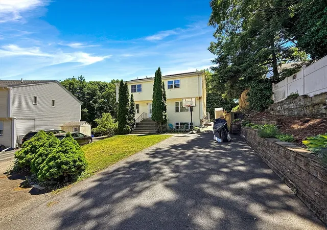 5th image of 31 Wallace Cir, Malden, MA 02148