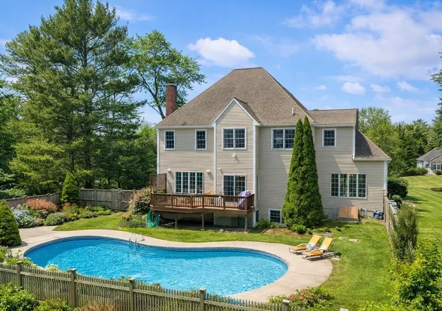 40th image of 10 Anna Way, Norton, MA 02766 | MLS# 73489207