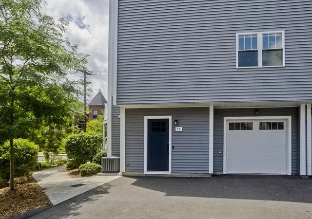 2nd image of 1 Canal St #1D, South Hadley, MA 01075 | MLS# 73553616