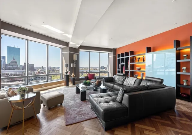 2nd image of 2 Avery St #24C, Boston, MA 02111 | MLS# 73519033