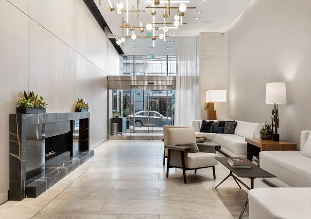 2nd image of The Ritz-Carlton Towers, Boston, MA 02111