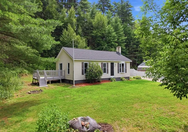 2nd image of 125 Glendale Cir, Ware, MA 01082 | MLS# 73560791