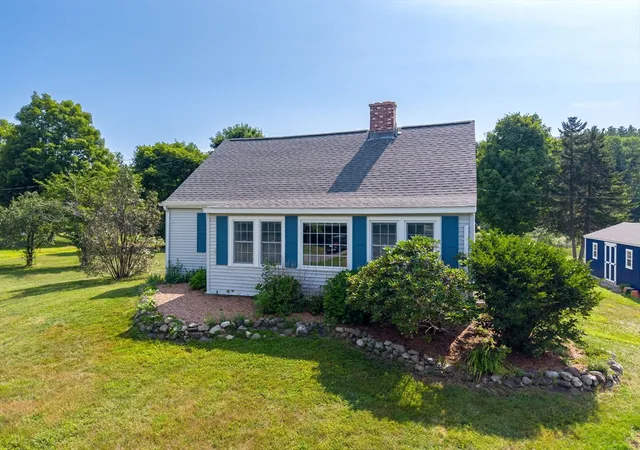 Photo 3 of Single family home for sale at 81 South St, Williamsburg, MA 01096 | MLS# 73557623 | Listing updated on 2026-10-02