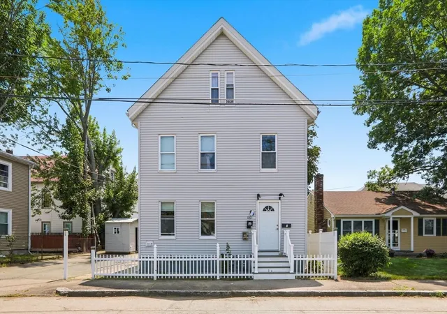 1st image of 132 Huntington St, Brockton, MA 02301 | MLS# 73556484