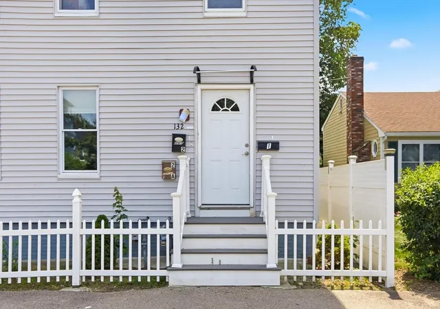 3rd image of 132 Huntington St, Brockton, MA 02301 | MLS# 73556484