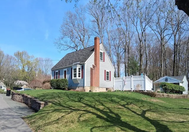 Homes for sale in Foxboro, MA | 13 Meadowview Road, Foxboro, MA 02035 | MLS# 73507673