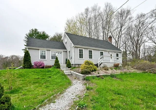 1st image of 260 Glebe St, Taunton, MA 02780 | MLS# 73531080