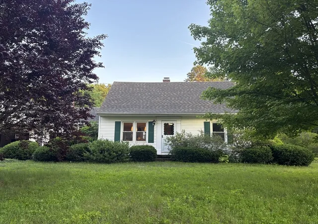 Homes for sale in South Deerfield, MA | 31 West St, South Deerfield, MA 01373 | MLS# 73544242